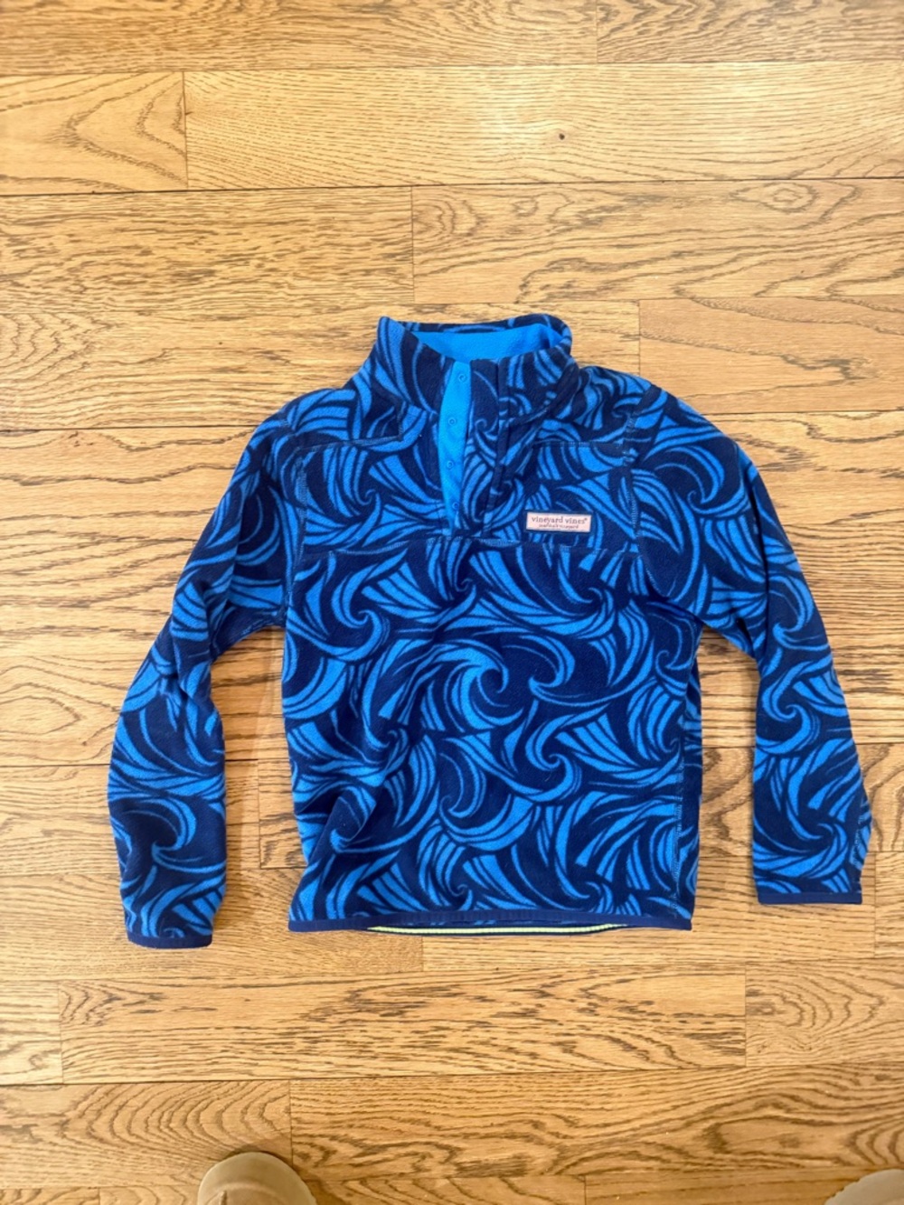 Vineyard Vines Kids Blue Swirl waves Pullover fleece